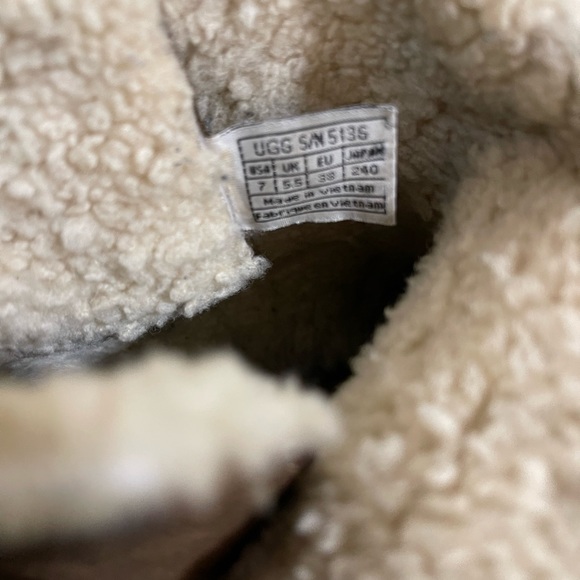 UGG Cove Bootie Size 7 - Picture 4 of 6